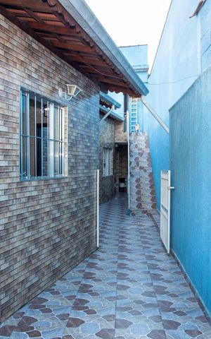 Casa à venda com 100m², 4 quartos e 2 vagasQuintal