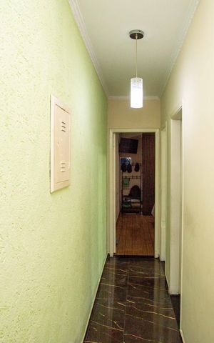Casa à venda com 100m², 4 quartos e 2 vagasCorredor