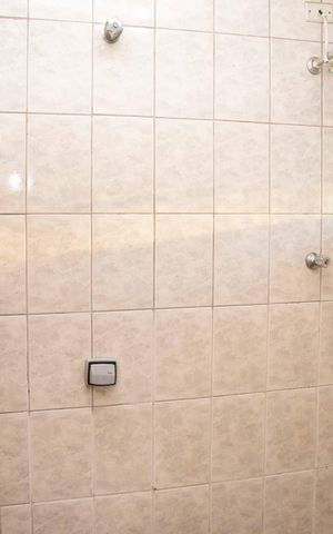Casa à venda com 100m², 4 quartos e 2 vagasBanheiro de serviço