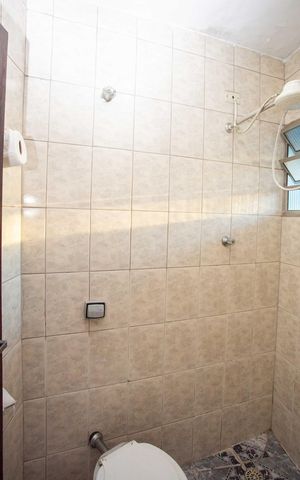 Casa à venda com 100m², 4 quartos e 2 vagasBanheiro de serviço