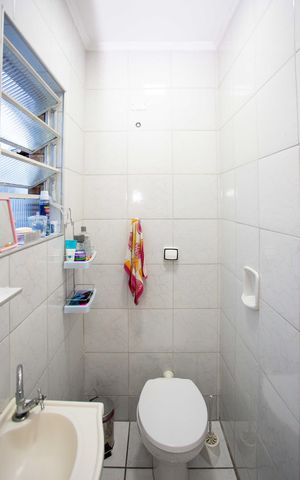 Casa à venda com 100m², 4 quartos e 2 vagasBanheiro da Suíte