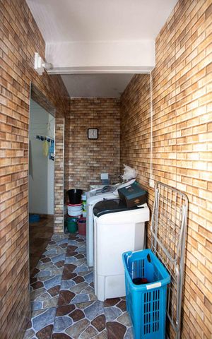 Casa à venda com 100m², 4 quartos e 2 vagasÁrea de Serviço