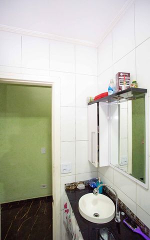 Casa à venda com 100m², 4 quartos e 2 vagasBanheiro Social