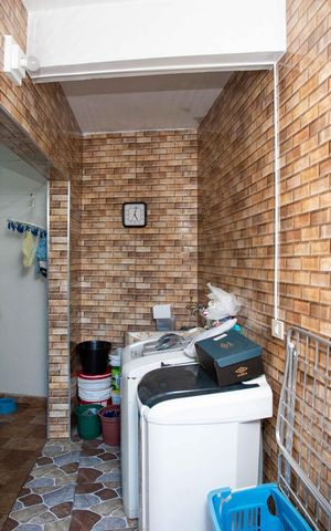 Casa à venda com 100m², 4 quartos e 2 vagasÁrea de Serviço