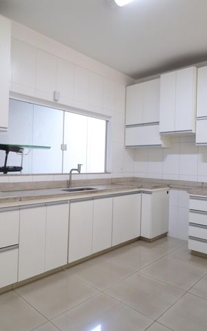 Casa para alugar com 250m², 3 quartos e 4 vagasCozinha