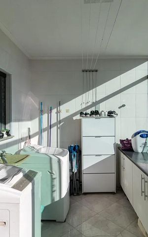 Casa para alugar com 158m², 3 quartos e 3 vagas Casa para alugar com 158m², 3 quartos e 3 vagasserviço