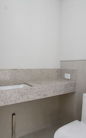 Apartamento à venda com 69m², 2 quartos e 2 vagasBanheiro da Suíte 2