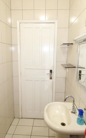 Casa para alugar com 146m², 4 quartos e 2 vagasBanheiro 1
