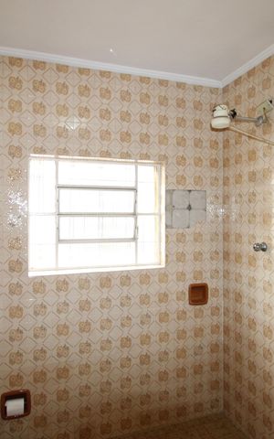 Casa para alugar com 146m², 4 quartos e 2 vagasBanheiro 2
