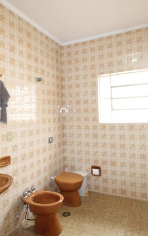 Casa para alugar com 146m², 4 quartos e 2 vagasBanheiro 2