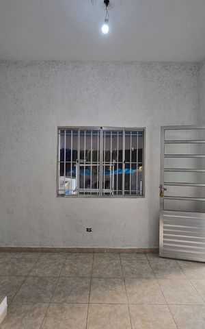 Casa para alugar com 30m², 1 quarto e 1 vaga Casa para alugar com 30m², 1 quarto e 1 vagaSala
