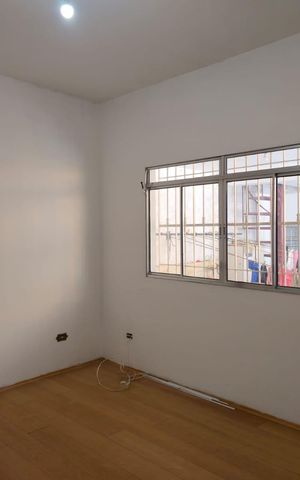 Casa para alugar com 30m², 1 quarto e 1 vaga Casa para alugar com 30m², 1 quarto e 1 vagaSala de TV