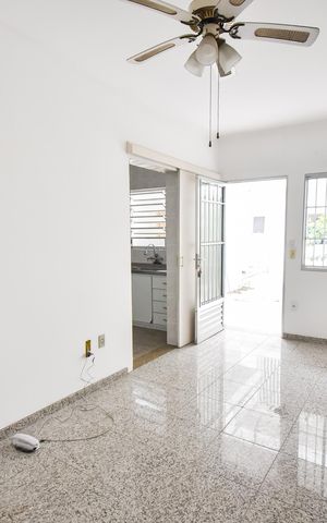 Casa para alugar com 100m², 1 quarto e sem vaga Casa para alugar com 100m², 1 quarto e sem vagaSala