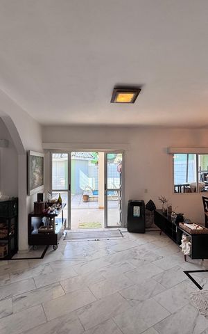 Casa de condomínio à venda com 190m², 3 quartos e 2 vagas Casa de condomínio à venda com 190m², 3 quartos e 2 vagasSala