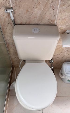Casa de condomínio à venda com 190m², 3 quartos e 2 vagas Casa de condomínio à venda com 190m², 3 quartos e 2 vagasSuíte 1 - Banheiro