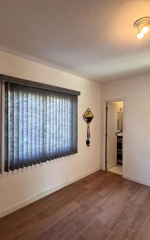 Casa de condomínio à venda com 190m², 3 quartos e 2 vagas Casa de condomínio à venda com 190m², 3 quartos e 2 vagasSuíte 2