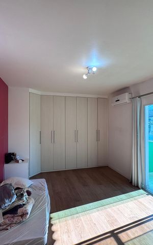 Casa de condomínio à venda com 190m², 3 quartos e 2 vagas Casa de condomínio à venda com 190m², 3 quartos e 2 vagasSuíte 1