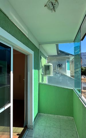 Casa de condomínio à venda com 190m², 3 quartos e 2 vagas Casa de condomínio à venda com 190m², 3 quartos e 2 vagasSuíte 1 - Varanda