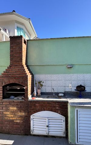 Casa de condomínio à venda com 190m², 3 quartos e 2 vagas Casa de condomínio à venda com 190m², 3 quartos e 2 vagasÁrea externa