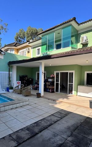 Casa de condomínio à venda com 190m², 3 quartos e 2 vagas Casa de condomínio à venda com 190m², 3 quartos e 2 vagasÁrea externa