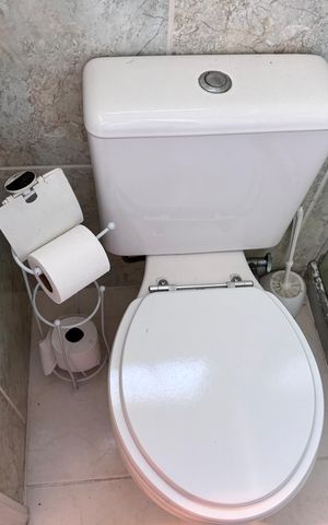 Casa de condomínio à venda com 190m², 3 quartos e 2 vagas Casa de condomínio à venda com 190m², 3 quartos e 2 vagasSuíte 2 - Banheiro