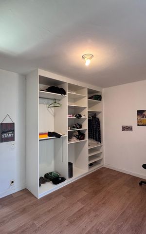 Casa de condomínio à venda com 190m², 3 quartos e 2 vagas Casa de condomínio à venda com 190m², 3 quartos e 2 vagasSuíte 2