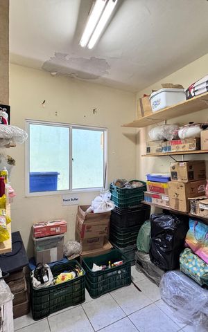 Casa de condomínio à venda com 190m², 3 quartos e 2 vagas Casa de condomínio à venda com 190m², 3 quartos e 2 vagasÁrea de Serviço - Quarto