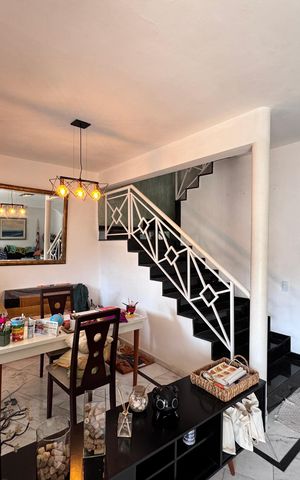 Casa de condomínio à venda com 190m², 3 quartos e 2 vagas Casa de condomínio à venda com 190m², 3 quartos e 2 vagasSala