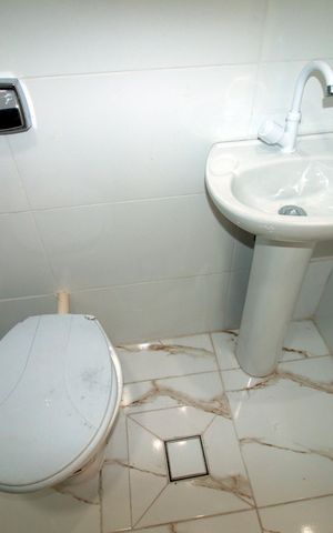 Apartamento para alugar com 75m², 2 quartos e sem vagaBanheiro