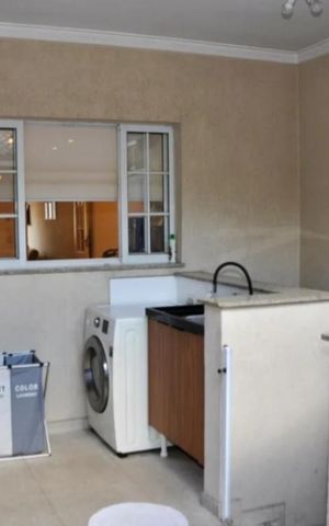 Casa de condomínio à venda com 160m², 4 quartos e 3 vagas