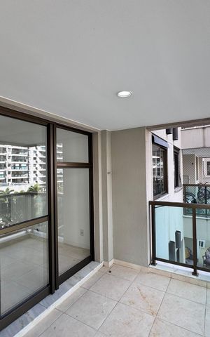 Apartamento à venda com 62m², 2 quartos e 1 vaga Apartamento à venda com 62m², 2 quartos e 1 vagaVaranda