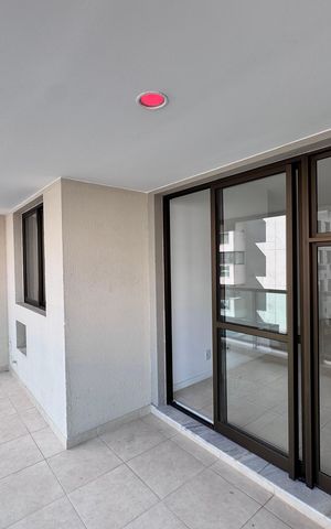 Apartamento à venda com 62m², 2 quartos e 1 vaga Apartamento à venda com 62m², 2 quartos e 1 vagaVaranda
