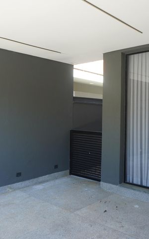 Casa de condomínio à venda com 330m², 2 quartos e 4 vagasGaragem