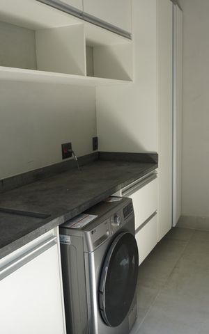 Casa de condomínio à venda com 330m², 2 quartos e 4 vagasÁrea de Serviço