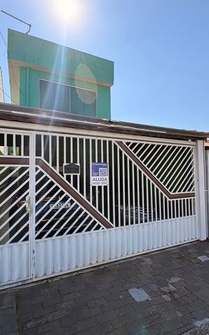 Casa para alugar com 45m², 1 quarto e sem vaga Casa para alugar com 45m², 1 quarto e sem vagaFachada + plaquinha FRAY-586