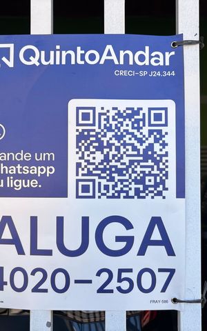 Casa para alugar com 45m², 1 quarto e sem vaga Casa para alugar com 45m², 1 quarto e sem vagaFachada + plaquinha FRAY-586