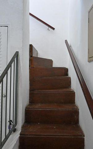 Casa à venda com 224m², 3 quartos e 6 vagasEscada