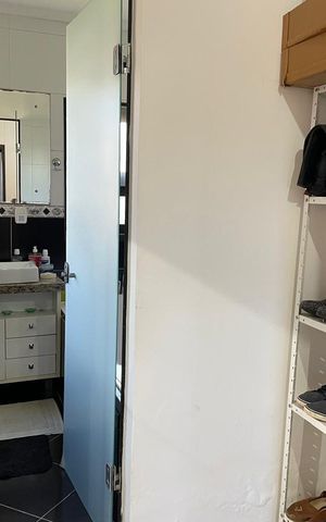 Casa para alugar com 300m², 3 quartos e 3 vagas Casa para alugar com 300m², 3 quartos e 3 vagasCloset