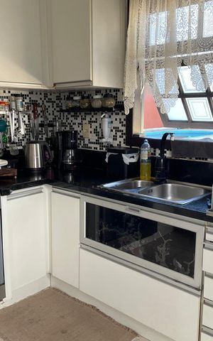 Casa para alugar com 300m², 3 quartos e 3 vagas Casa para alugar com 300m², 3 quartos e 3 vagasCozinha