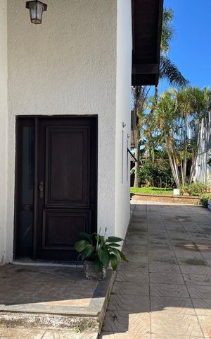 Casa para alugar com 300m², 3 quartos e 3 vagas