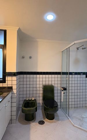 Apartamento à venda com 305m², 4 quartos e 4 vagas Apartamento à venda com 305m², 4 quartos e 4 vagasBanheiro