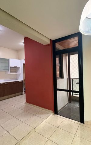 Apartamento à venda com 305m², 4 quartos e 4 vagas Apartamento à venda com 305m², 4 quartos e 4 vagasCozinha