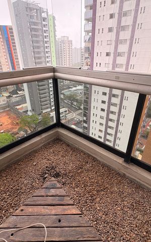 Apartamento à venda com 305m², 4 quartos e 4 vagas Apartamento à venda com 305m², 4 quartos e 4 vagasSacada do quarto 1