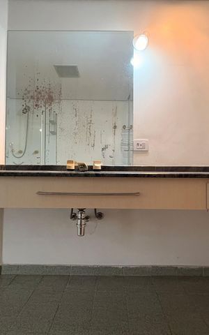 Apartamento à venda com 305m², 4 quartos e 4 vagas Apartamento à venda com 305m², 4 quartos e 4 vagasBanheiro suíte 1