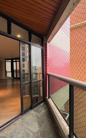 Apartamento à venda com 305m², 4 quartos e 4 vagas Apartamento à venda com 305m², 4 quartos e 4 vagasSacada sala