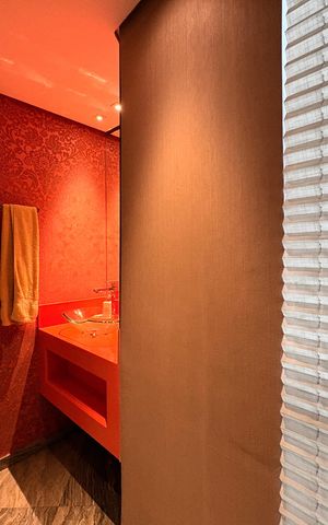 Apartamento à venda com 305m², 4 quartos e 4 vagas Apartamento à venda com 305m², 4 quartos e 4 vagasLavabo