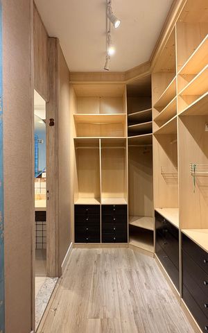 Apartamento à venda com 305m², 4 quartos e 4 vagas Apartamento à venda com 305m², 4 quartos e 4 vagasCloset Suíte 2