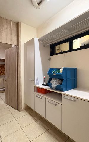Apartamento à venda com 305m², 4 quartos e 4 vagas Apartamento à venda com 305m², 4 quartos e 4 vagasÁrea de serviço