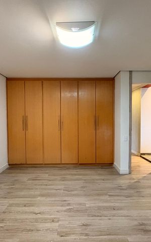 Apartamento à venda com 305m², 4 quartos e 4 vagas Apartamento à venda com 305m², 4 quartos e 4 vagasSuite 1