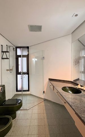 Apartamento à venda com 305m², 4 quartos e 4 vagas Apartamento à venda com 305m², 4 quartos e 4 vagasBanheiro suíte 1